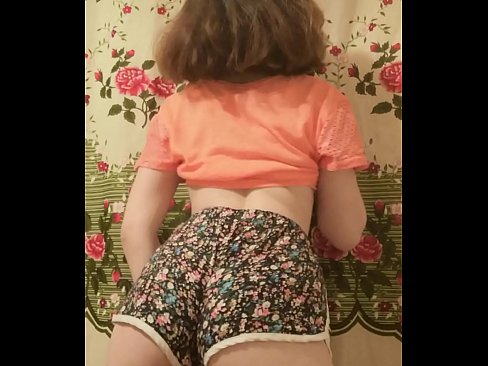 ❤️ Giovane pupa sexy fa uno striptease riprendendo i suoi pantaloncini alla telecamera ☑ Pornoal it.xxxomg.ru ❌️